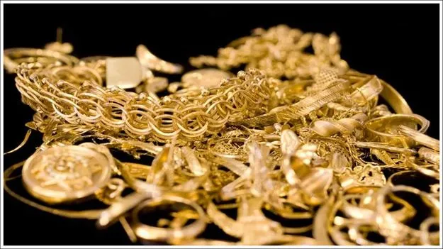 Guntur: అసలువి చూపి.. నకిలీవి అంటగడ్తారు