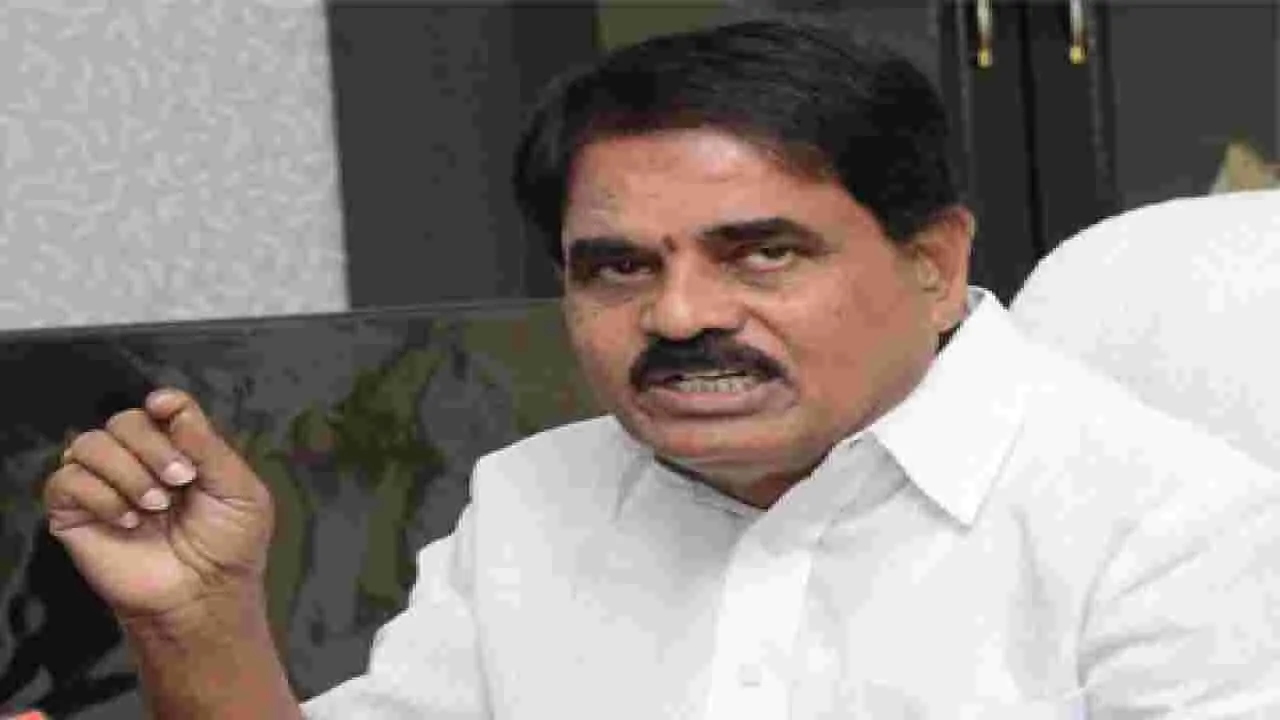 AP News: శ్రీధర్‌ రెడ్డీ.. నీకు మతి భ్రమించిందా ఏంది..