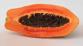Eating Papaya At Night: రాత్రి పూట బొప్పాయి పండు తింటే లాభమా?.. నష్టమా?..