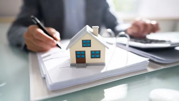 అసెస్‌మెంట్‌ కోసం అగచాట్లు 