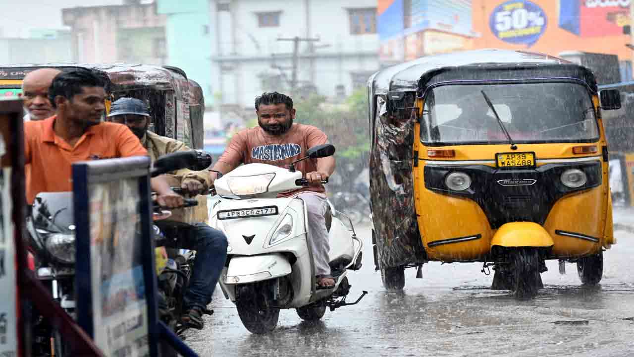 Rain In Tirupati: తిరుపతిలో దంచికొట్టిన వాన