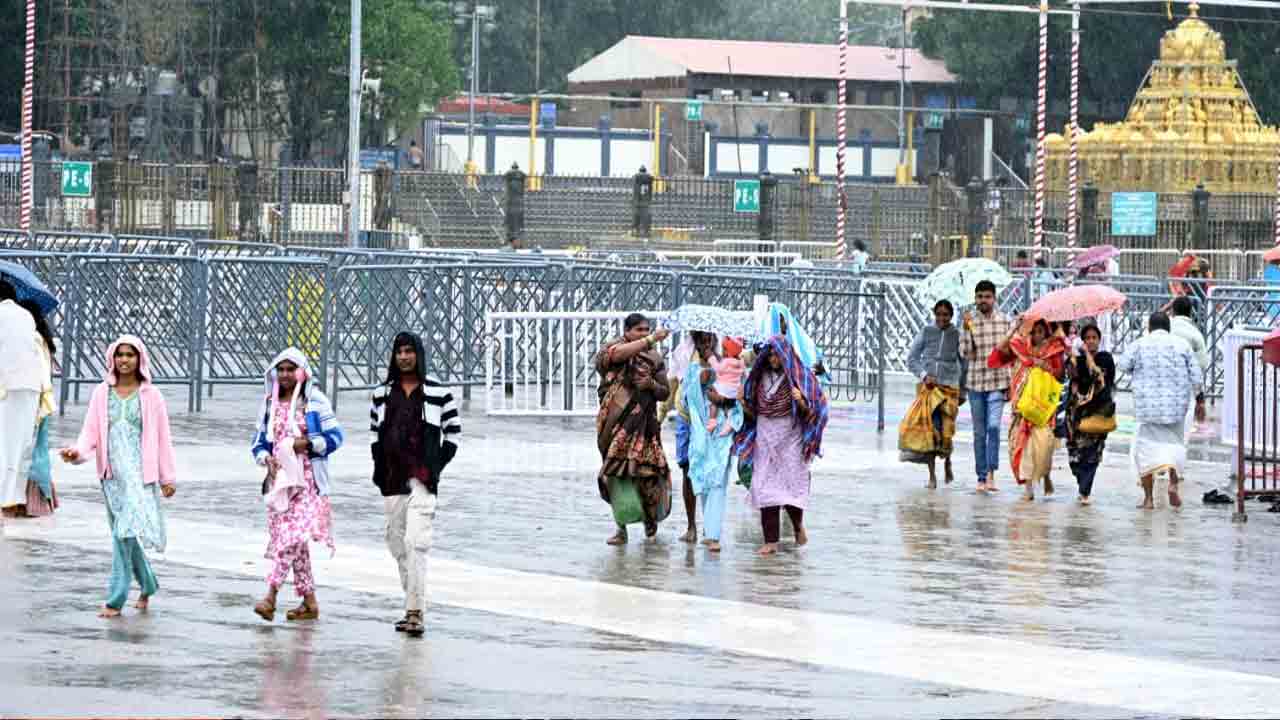 Cyclone Montha: మొంథా తుపాన్.. రాష్ట్రవ్యాప్తంగా భారీ వర్షాలు..