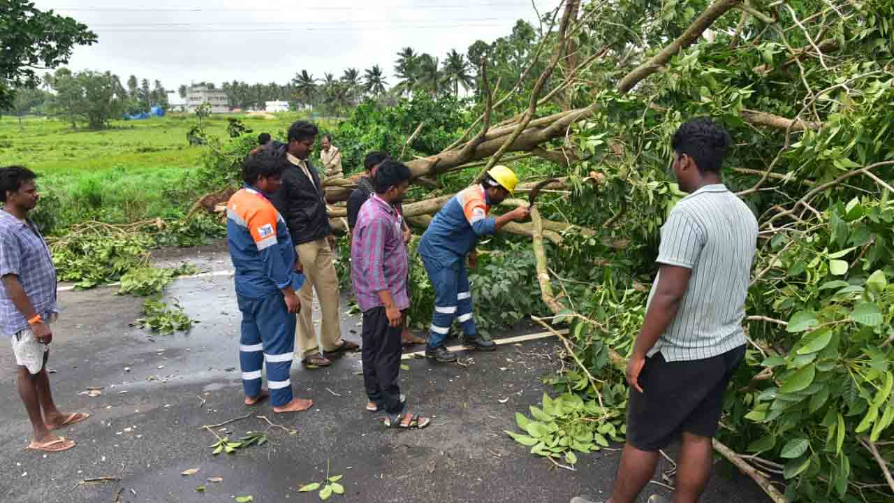 Cyclone Montha: మొంథా తుపాన్.. రాష్ట్రవ్యాప్తంగా భారీ వర్షాలు..
