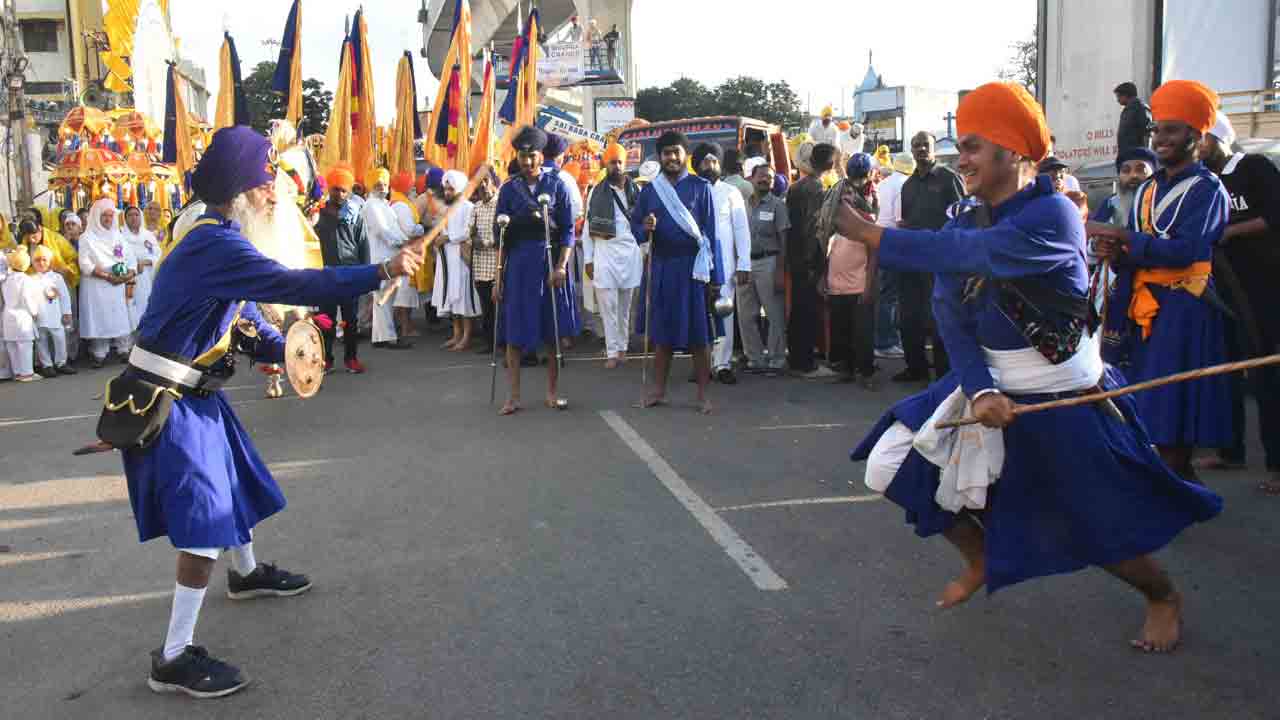 Guru Nanak Dev Ji: గురుద్వారా సాహెబ్ సికింద్రాబాద్ నుండి నిర్వహించిన గట్కా నైపుణ్యాల ప్రదర్శన (పవిత్ర ఊరేగింపు)