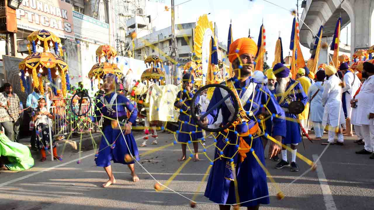 Guru Nanak Dev Ji: గురుద్వారా సాహెబ్ సికింద్రాబాద్ నుండి నిర్వహించిన గట్కా నైపుణ్యాల ప్రదర్శన (పవిత్ర ఊరేగింపు)