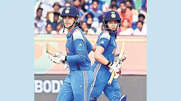 ప్రతికా, స్మృతి  పోరు వృథా!