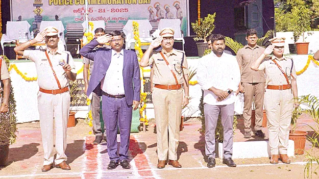Police   సమాజ రక్షణలో పోలీసుల పాత్ర కీలకం