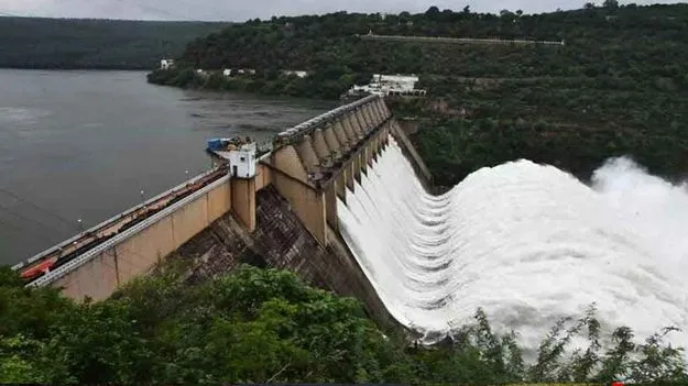 Srisailam Reservoir: శ్రీశైలంలో 10గేట్లతో నీటి విడుదల 