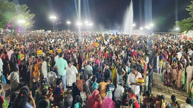 పోయిరావమ్మా.. గౌరమ్మా..