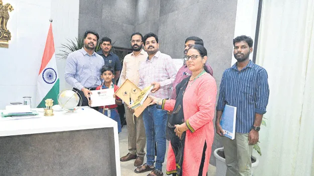 ఇండియా బుక్‌ ఆఫ్‌ రికార్డ్స్‌లో...