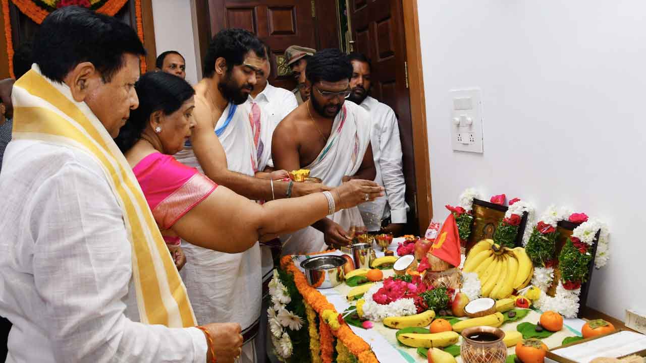 Sudarshan Reddy: తెలంగాణ ప్రభుత్వ సలహాదారుగా పదవీ బాధ్యతలను స్వీకరించిన సుదర్శన్ రెడ్డి