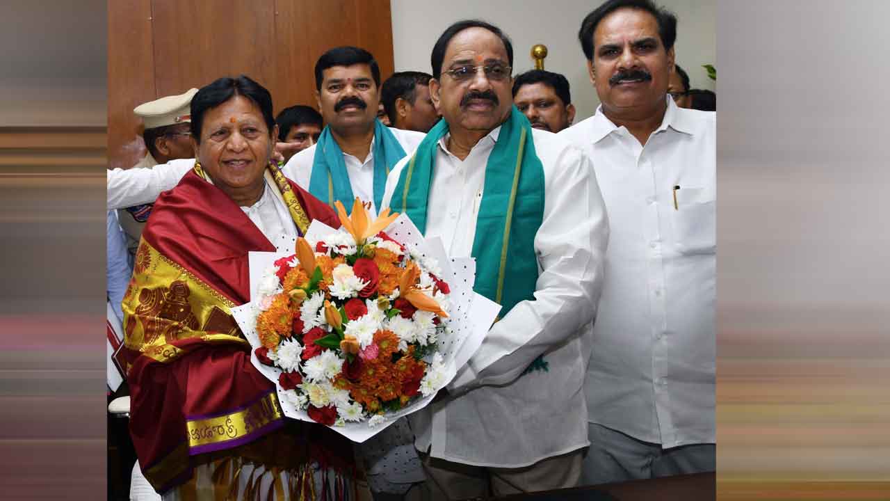 Sudarshan Reddy: తెలంగాణ ప్రభుత్వ సలహాదారుగా పదవీ బాధ్యతలను స్వీకరించిన సుదర్శన్ రెడ్డి