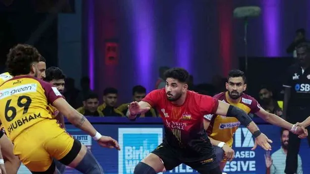 Pro Kabaddi: తెలుగు టైటాన్స్‌ చేతిలో బెంగళూరు ఓటమి