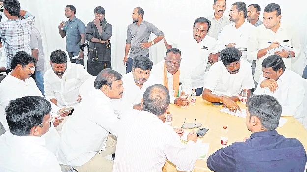 ప్రధాని సభ ఏర్పాట్లలో జిల్లా నేతలు