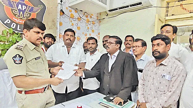 ఎమ్మెల్యే ఆదిరెడ్డి వాసుపై అసత్య ప్రచారం..