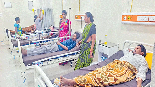 కల్తీ టిఫిన్‌ తిని 20 మందికి అస్వస్థత