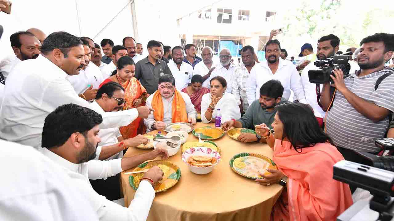  Indiramma Canteens: హైదరాబాద్‌లో ఇందిరమ్మ బ్రేక్‌ఫాస్ట్ క్యాంటీన్‌ల ప్రారంభం