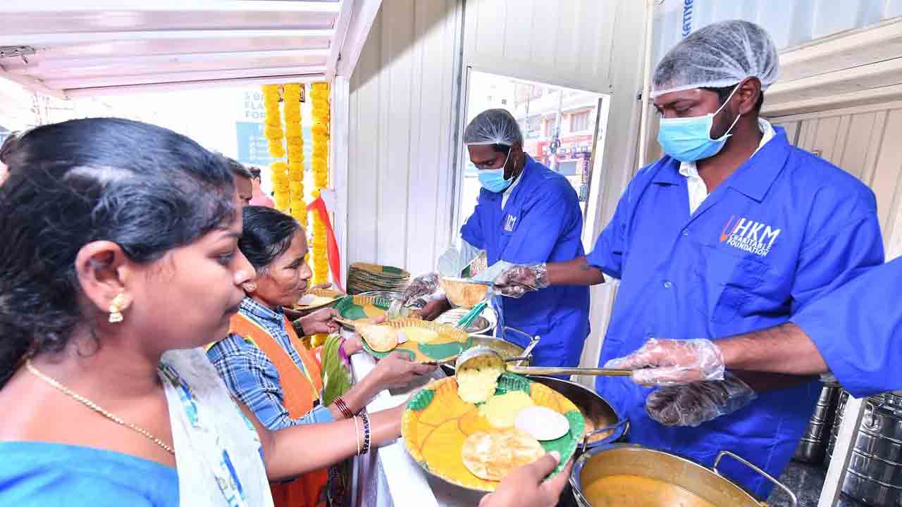  Indiramma Canteens: హైదరాబాద్‌లో ఇందిరమ్మ బ్రేక్‌ఫాస్ట్ క్యాంటీన్‌ల ప్రారంభం