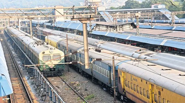 నేడు భారీగా రైళ్లు రద్దు
