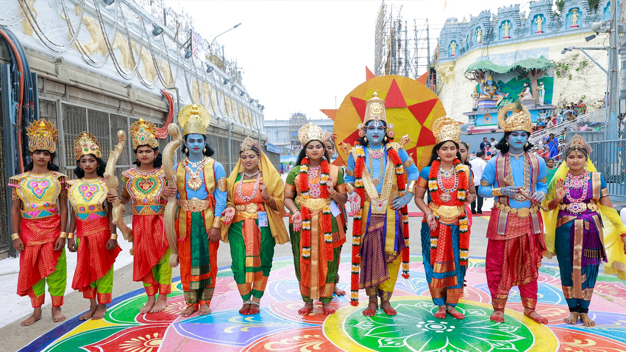 తిరుమల శ్రీవారి బ్రహ్మోత్సవాలు..శోభాయమాన స్నపన తిరుమంజనం