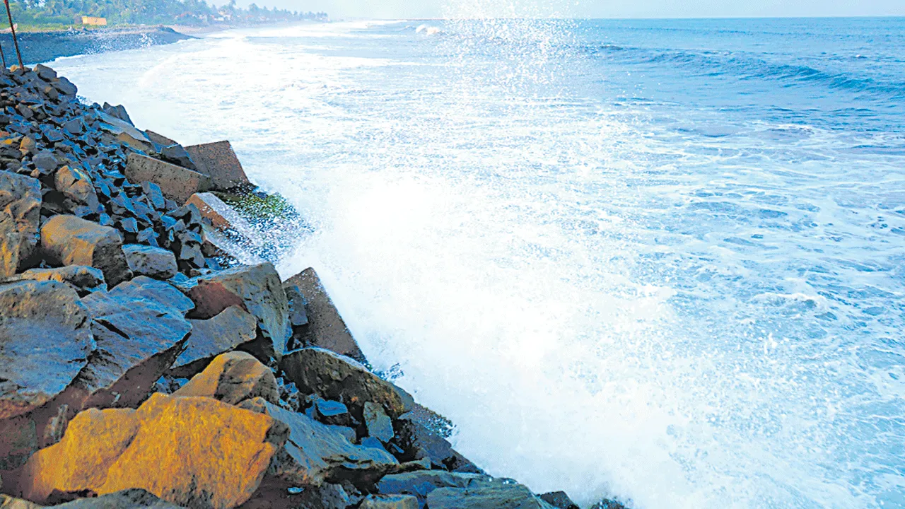 భయమొంథా!