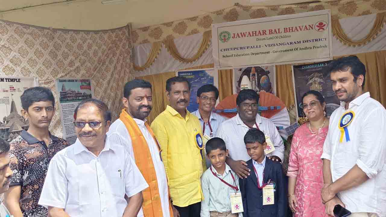 Vijayanagara Utsavalu: వైభవంగా విజయనగర ఉత్సవాలు ప్రారంభం