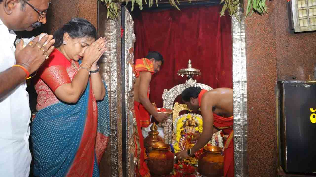 Vijayanagara Utsavalu: వైభవంగా విజయనగర ఉత్సవాలు ప్రారంభం