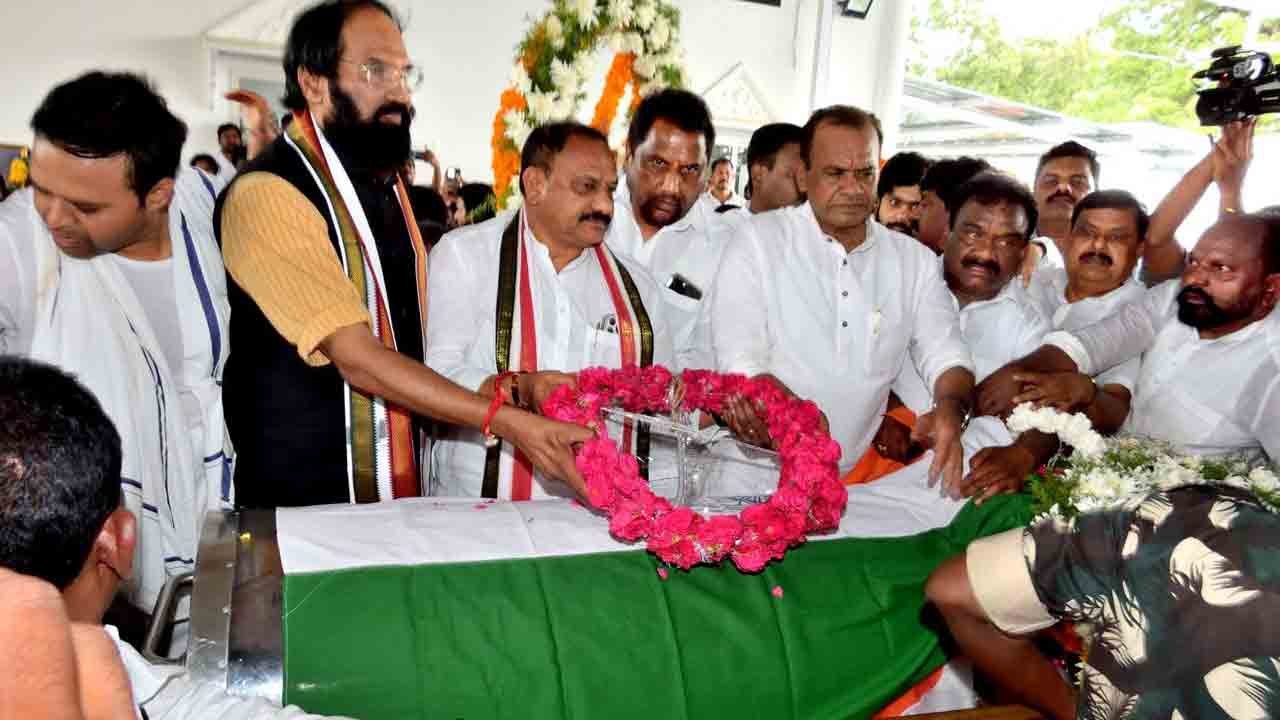 Damodar Reddy: ప్రభుత్వ అధికార లాంఛనాలతో దామోదర్‌రెడ్డి అంత్యక్రియలు.. పలువురు ప్రముఖుల నివాళి