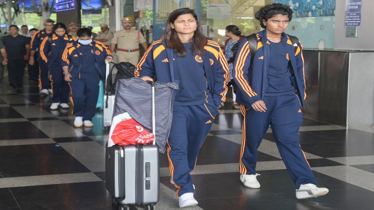 India Womens Cricket Team: పాకిస్తాన్ జట్టును ఓడించి విశాఖ చేరుకున్న భారత మహిళల క్రికెట్ జట్టు