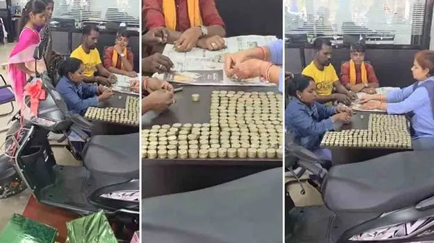 Viral Video Wins Hearts: కూతురి కోసం రూపాయి, రూపాయి కూడబెట్టి.. అదిరిపోయే గిఫ్ట్.. 