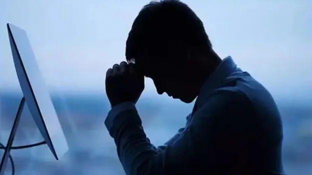 US Visa Woes: చుక్కలు చూపిస్తున్న అమెరికా... రూ. కోటి శాలరీ ఉన్న టెకీకి ఊహించని షాక్