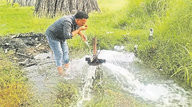  పాతాళ గంగ పైకెగసింది!