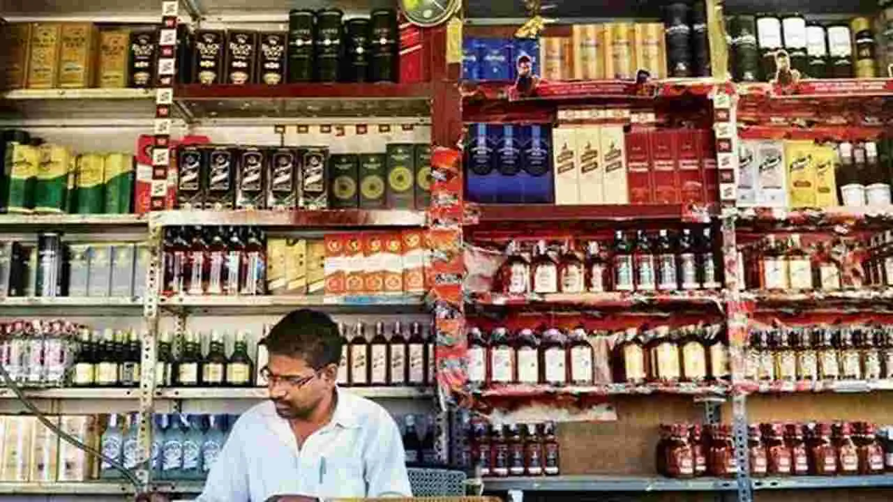 రామగుండంలో మూడు మద్యం షాపుల ఎత్తివేత