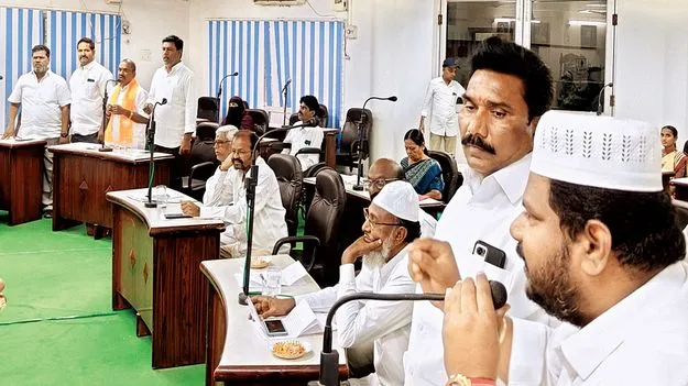  మున్సిపల్‌ కౌన్సిల్‌ మీట్‌ రసాభాస