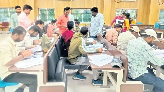 పుర పోరుపై నజర్‌