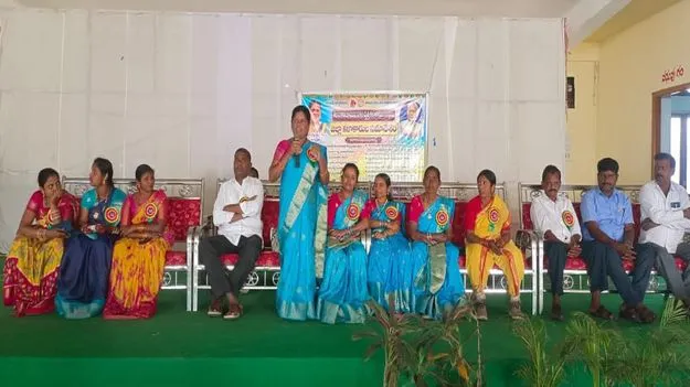 జానపద కళలను భావితరాలకు అందించాలి 