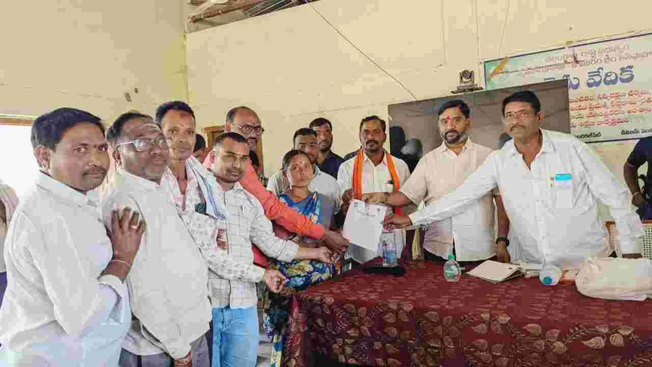 kumaram bheem asifabad- అర్హులకు ఇందిరమ్మ ఇళ్లు కేటాయిస్తాం