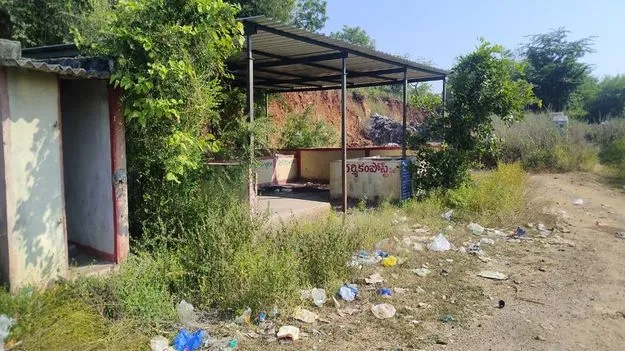 నిరుపయోగంగా సెగ్రిగేషన్‌ షెడ్లు