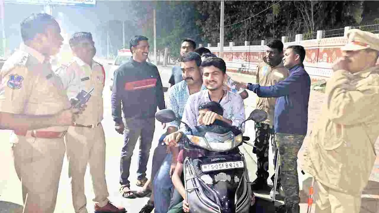 మందు బాబులపై పోలీసుల కన్ను