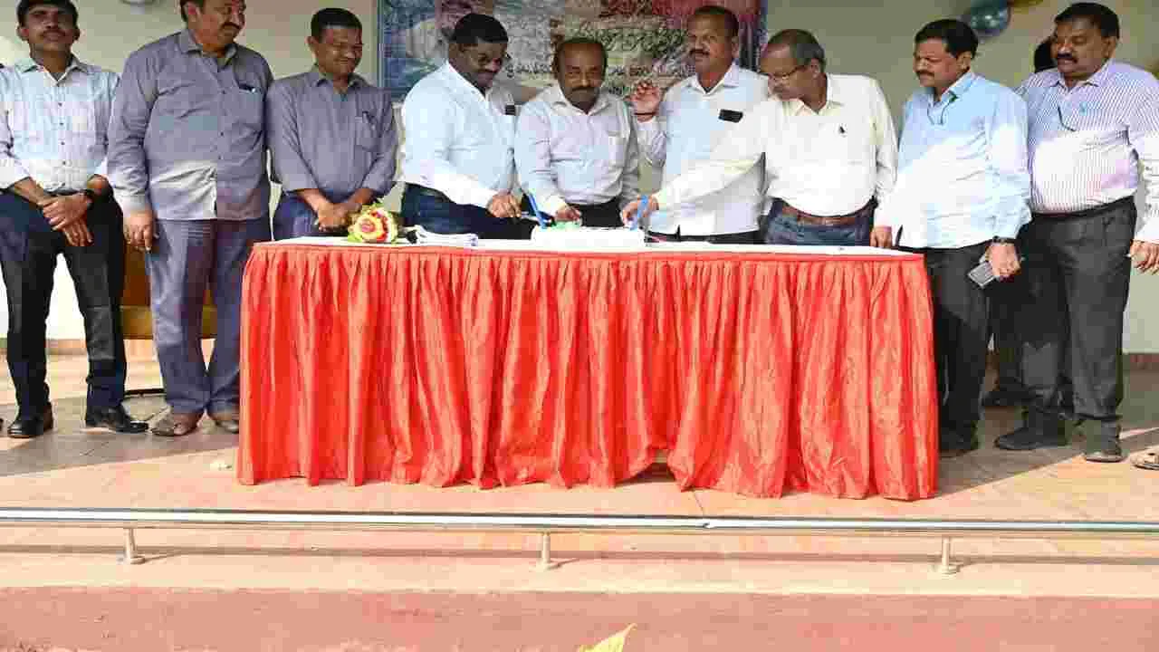 kumaram bheem asifabad- బొగ్గు ఉత్పత్తి లక్ష్యం సాధించాలి