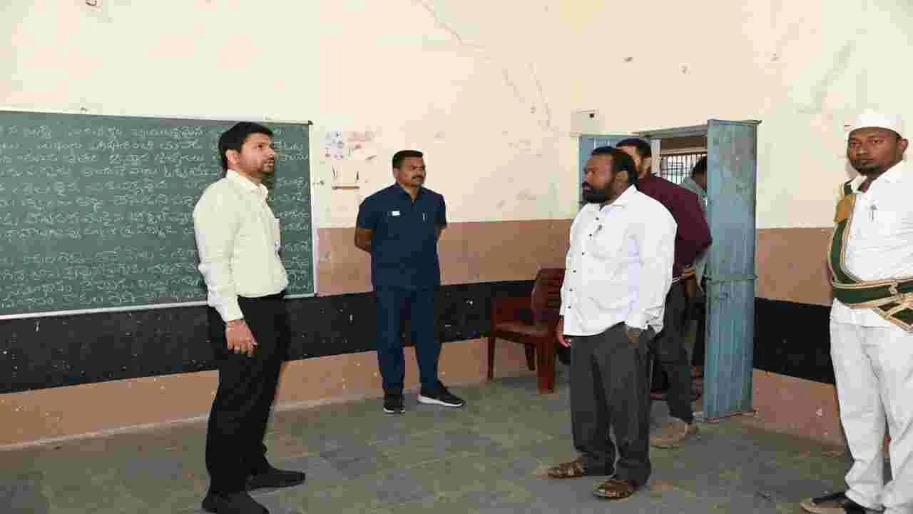 kumaram bheem asifabad- పోలింగ్‌ కేంద్రాల్లో మౌలిక వసతుల కల్పనకు చర్యలు