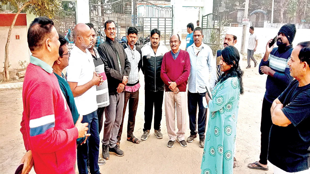 క్రీడా మైదానాన్ని అభివృద్ధి చేయండి