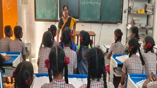 పాఠశాలను పరిశుభ్రంగా ఉంచాలి