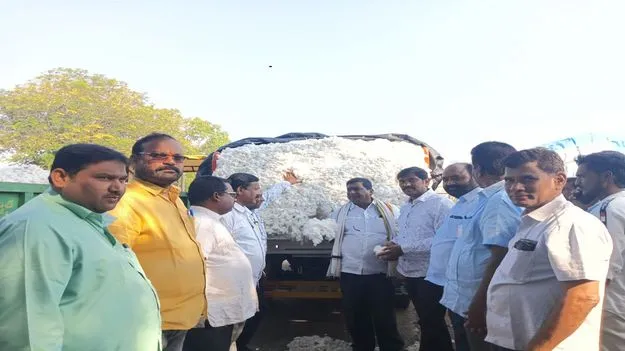 పత్తి కొనుగోళ్లు ప్రారంభం