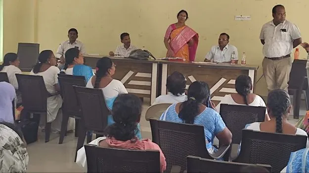 వైద్య సిబ్బంది సమయపాలన పాటించాలి 