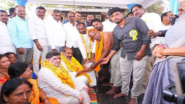 దత్తాత్రేయ స్వామి ఆలయంలో మంత్రి పూజలు