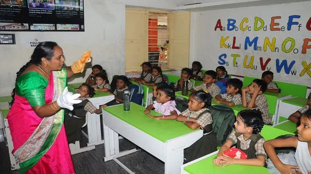 చిన్నారులకు అర్థమయ్యేలా ..