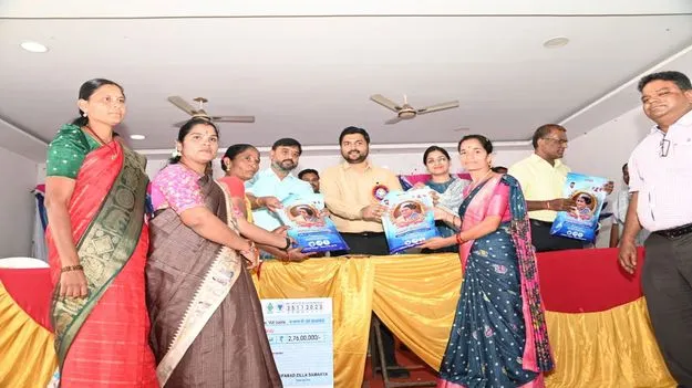 kumaram bheem asifabad- మహిళలందరికీ చీరలు