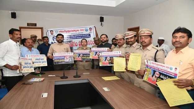 kumaram bheem asifabad- ట్రాఫిక్‌ నిబంధనలు పాటించాలి