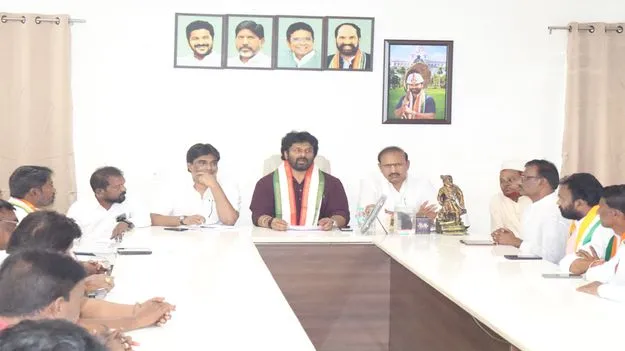 గ్రామస్థాయి నుంచి పార్టీని బలోపేతం చేయండి 